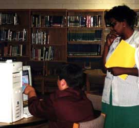 Geoff shares Mr. Hunter's Mental Map with archivist/author Linda Simmons-Henry.